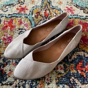 [toms] Light Grey Pointed Toe Flats
